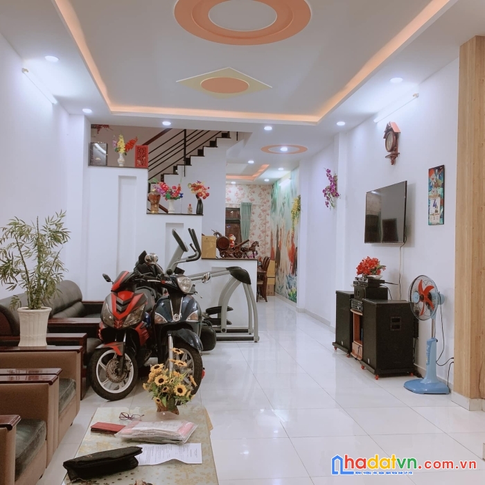 Bán nhà chính chủ hẻm xe hơi kênh tân hoá tân phú, 69.5m2, 3 tầng nhỉnh 6 tỷ