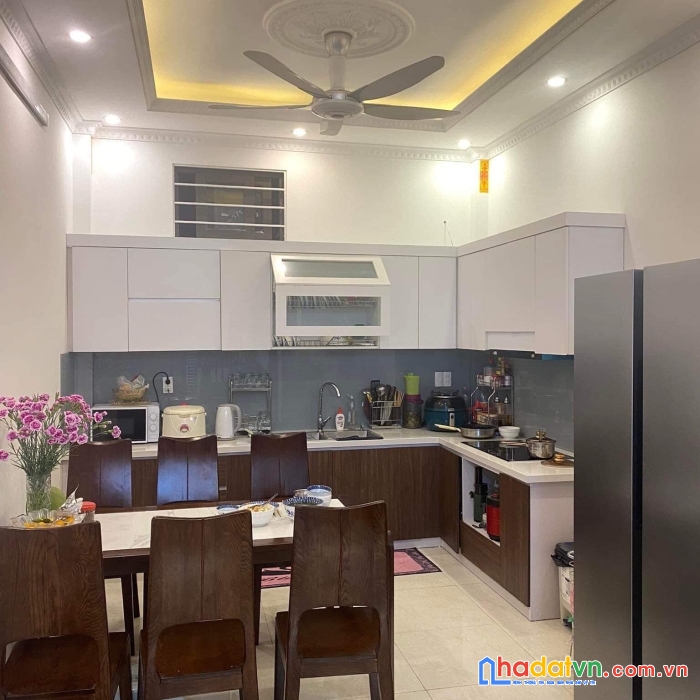 Anh trai họ gửi bán nhà đức diễn từ liêm 48m2. giá 4.2 tỷ