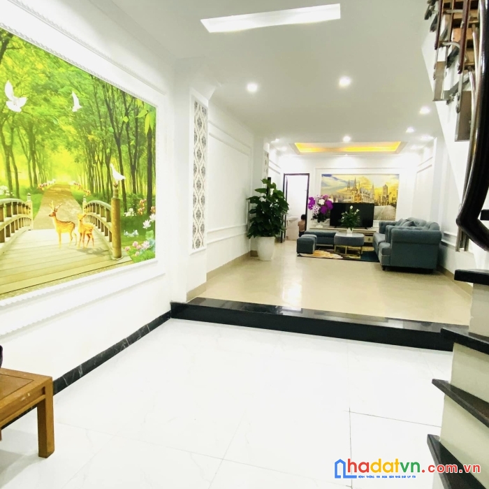 Bán nhà mới tinh tại nguyễn trãi 42m,5 tầng, ngõ thông , ô tô cách nhà 20m