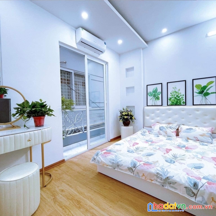 Bán ccmn quan hoa- cầu giấy 40m2-7 phòng khép kín giá nhỉnh 4 tỷ