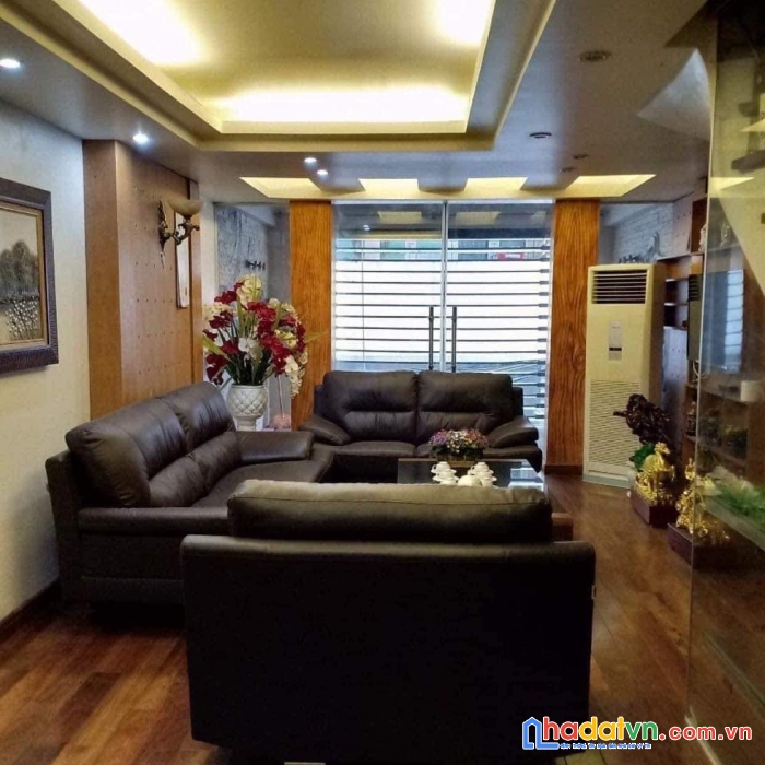 Bán nhà tại chùa láng 40m2 5 tầng mặt tiền 3.9m 6.8 tỷ đống đa