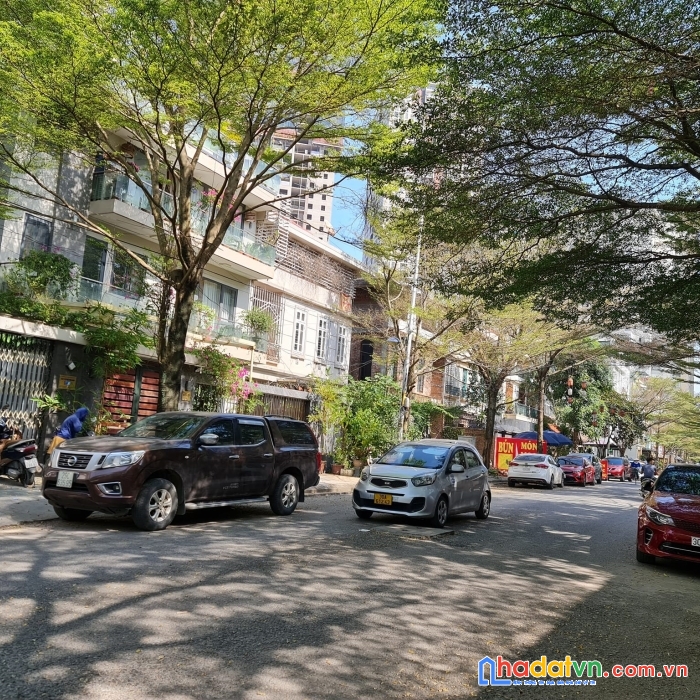 Bán gấp biệt thự văn khê, hà đông 165m2x4t, mt10m, đông nam, 17.5 tỷ