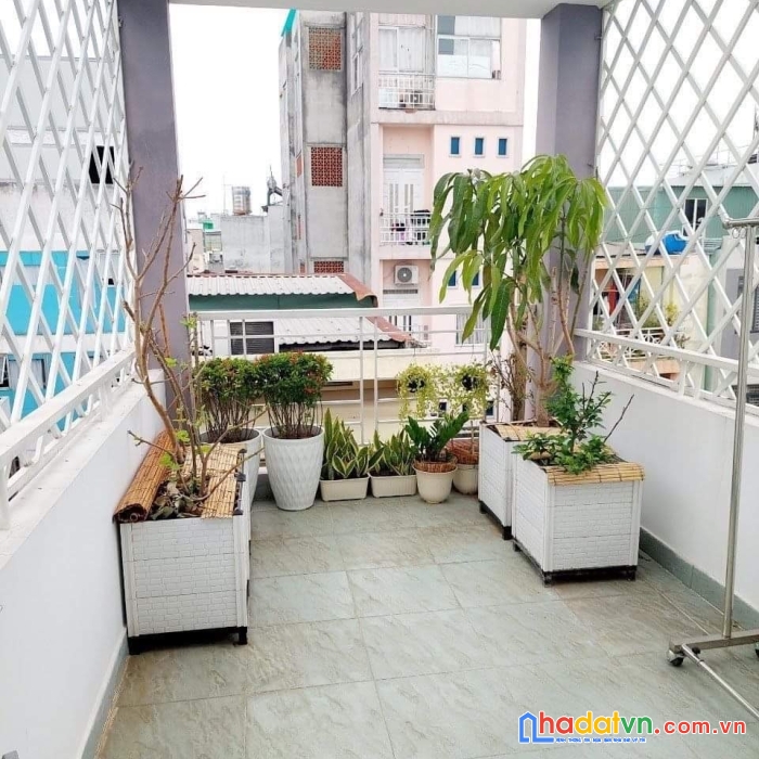 Bán nhà đẹp cách quận 1 chỉ 1 cây cầu-4tầng btct -mới full nội thất- sổ vuông nhỉnh 3 tỷ
