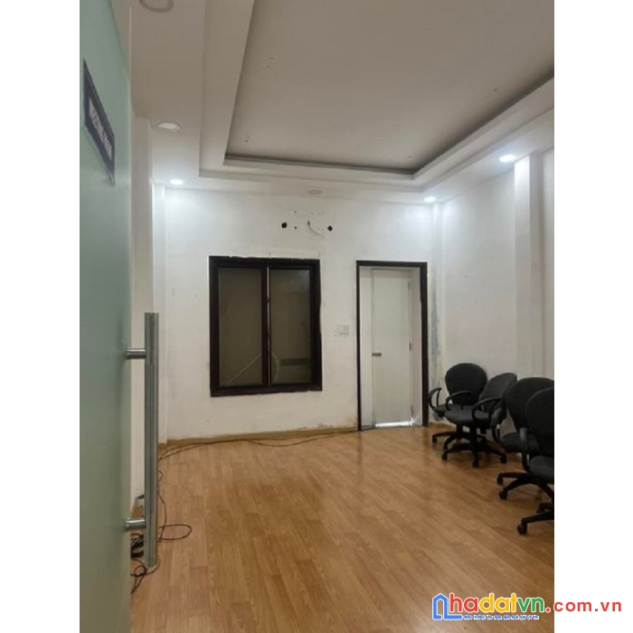 Còn 3 phòng tiện làm phòng ở hoặc văn phòng, kho hàng tại 99 cao thắng, p3, quận 3