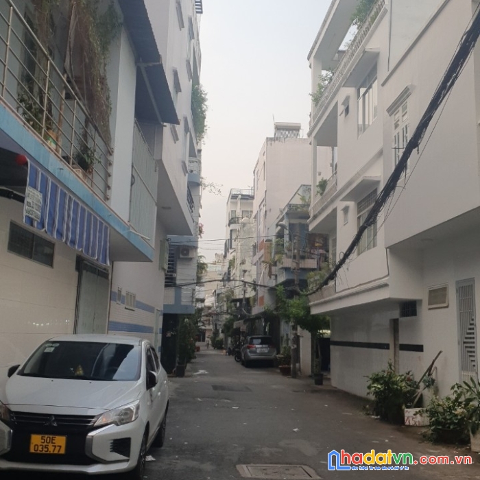 Bán miếng đất mặt tiền c4 ngang 5 x20  khánh hội q4 cách q 1 có 40 m có 140 triệu m