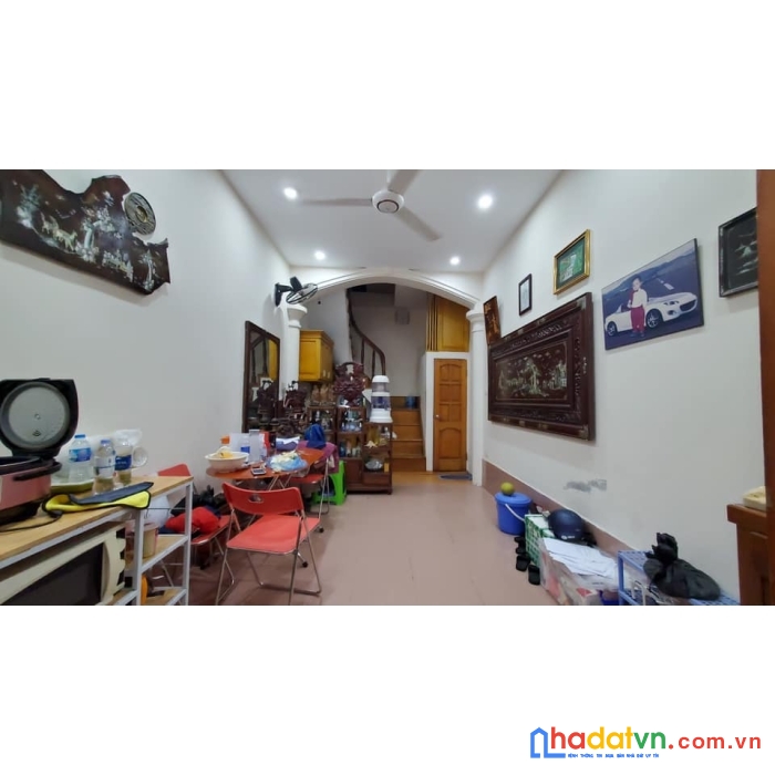 Bán nhà 24m2  tt cầu giấy. chỉ 1,75 tỷ. nhà đẹp, 2 ngủ, sẵn ở luôn.