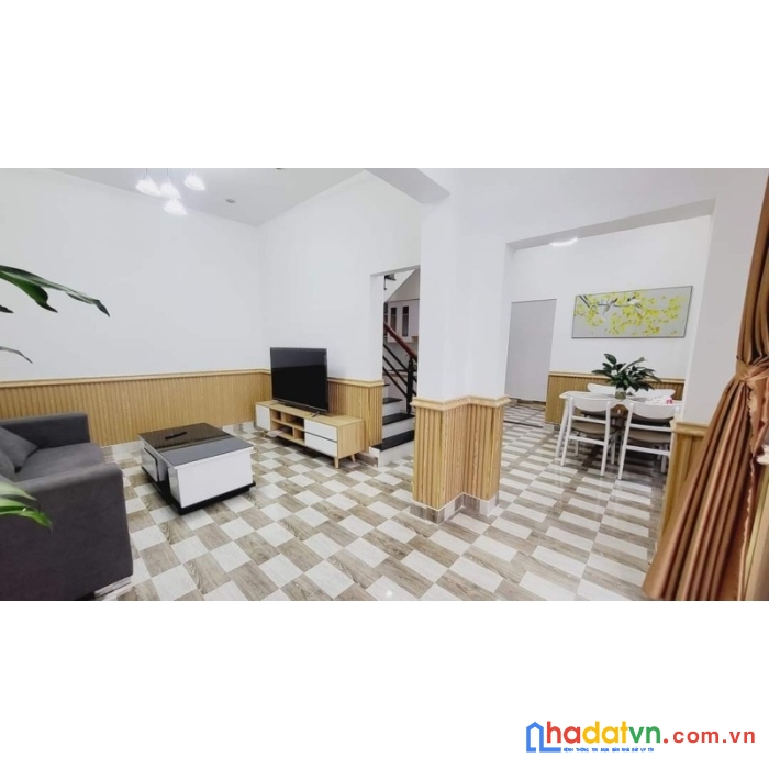 Mặt tiền rộng 8 m  - kiệt thông tứ tung - hải châu gần chợ - siêu thị - trường học