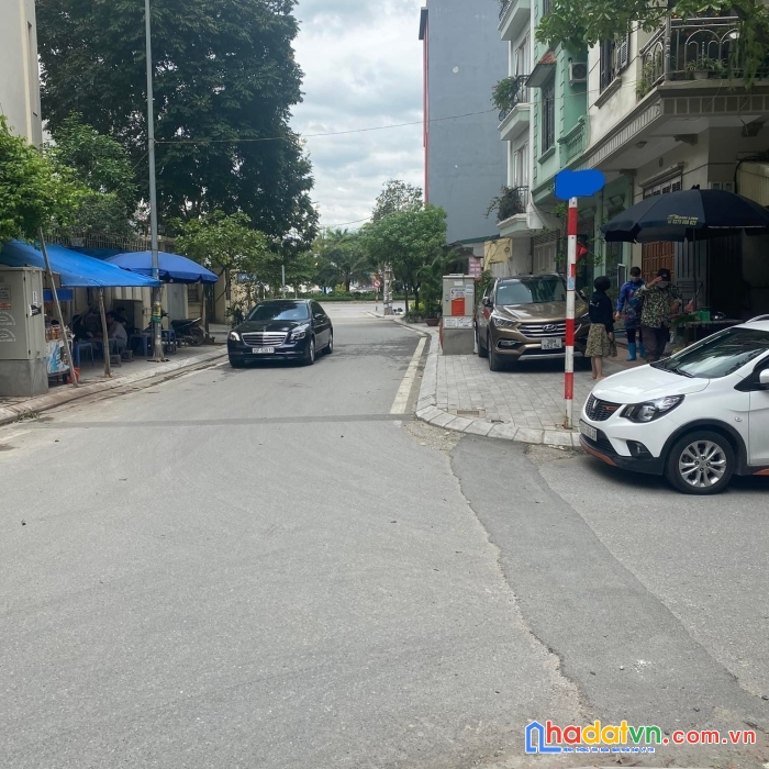 Bán gấp tòa nhà building chỉ 3 bước ra hồ tây, kinh doanh thu dòng tiền ổn định. dt: 145m2, 8