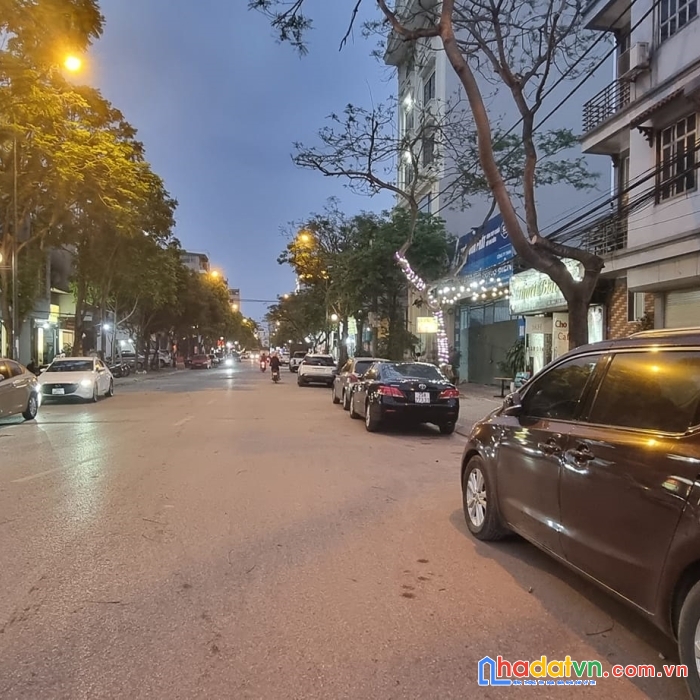 Bán nhà phố trạm, long biên 88 m2 * 1 tầng * 7 tỷ 5 mặt đường, gara ô tô, kinh doanh đỉnh