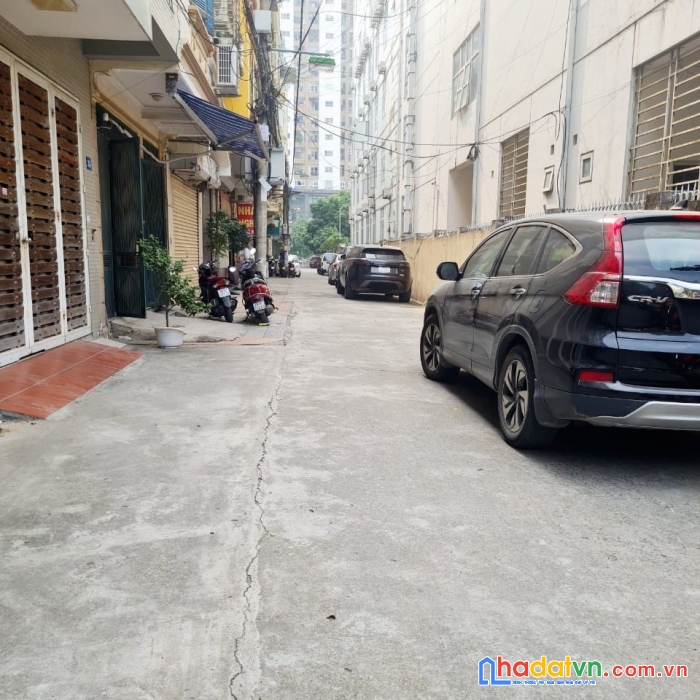 Chính chủ cần bán gấp nhà mạc thái tổ, cầu giấy ô tô, gara,kd, thoáng, bán ngay trong tuần 50m. 11