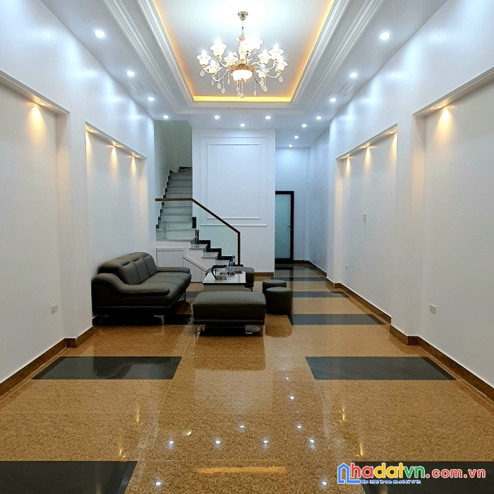 3.bán nhà full nội thất 4 tầng có thang máy ngay ngã tư vincom cầu quay