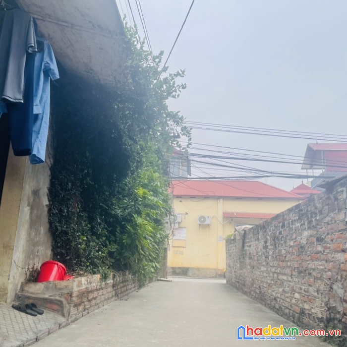 Chỉ với 1 tỷ 300 triệu có ngay mảnh đất 30m2 ô tô vào tận nhà ngõ thông tại sáp mai ( trong đê )