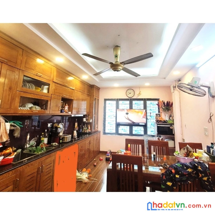 Bán gấp nhà đẹp quận cầu giấy, đường hoàng quốc việt, 6 tầng, chỉ nhỉnh 7 tỷ, khu p/lô, ô tô đỗ cửa
