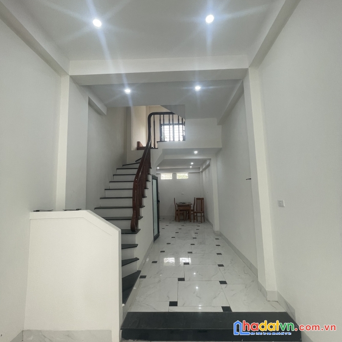 Bán nhà yên nghĩa, xây mới 5 tầng, gân bến xe yên nghĩa, vài bước chân ra đường ô tô tránh