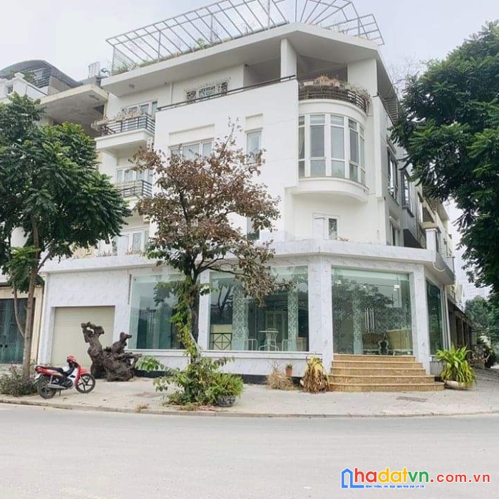 Cho thuê biệt thự lô góc văn phú, 126m2, đường 24m, kinh doanh tốt, thương lượng.