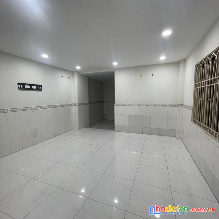 Kẹt tiền bán gấp nhà mặt tiền kinh doanh,hẻm xe hơi giá rẻ chỉ 3 tỷ