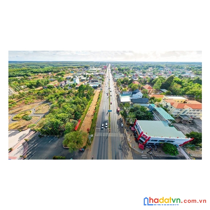 Nằm ngay cụm kcn becamex chơn thành, trục đường chính 68m thông, cách ql14 50m.