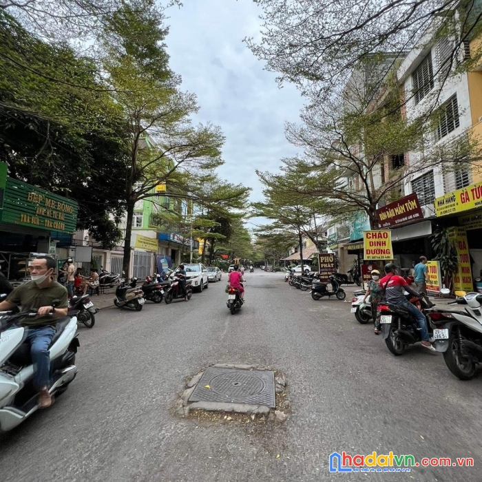 Cho thuê biệt thự văn khê 170 m2 , kinh doanh ngon, vỉa hè, thương lượng