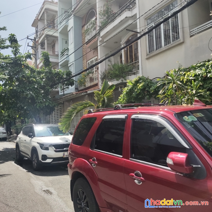 Nhà 4 tầng bình lợi,đường 8m,sân rộng,cạnh siêu thị