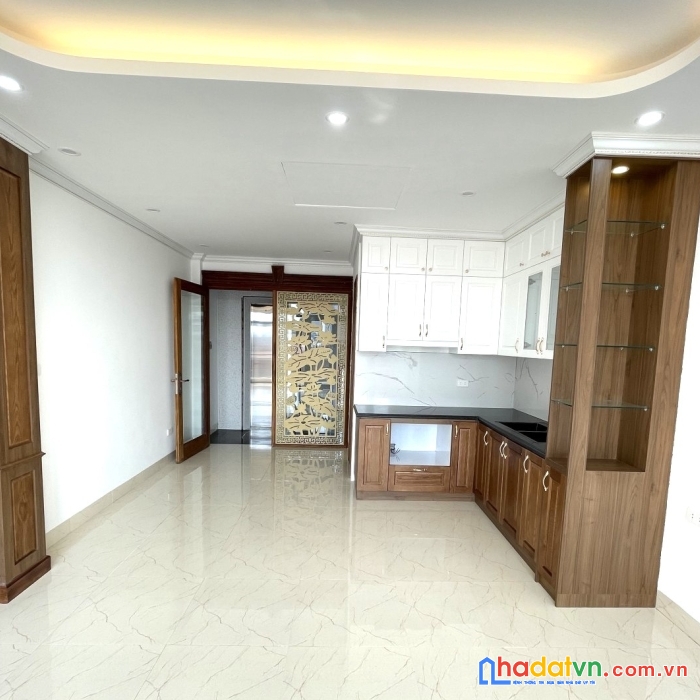 Bán nhà mới 7t quận ba đình, đường hoàng hoa thám, dt 45m, giá nhỉnh 15 tỷ, ô tô tránh, thang máy.