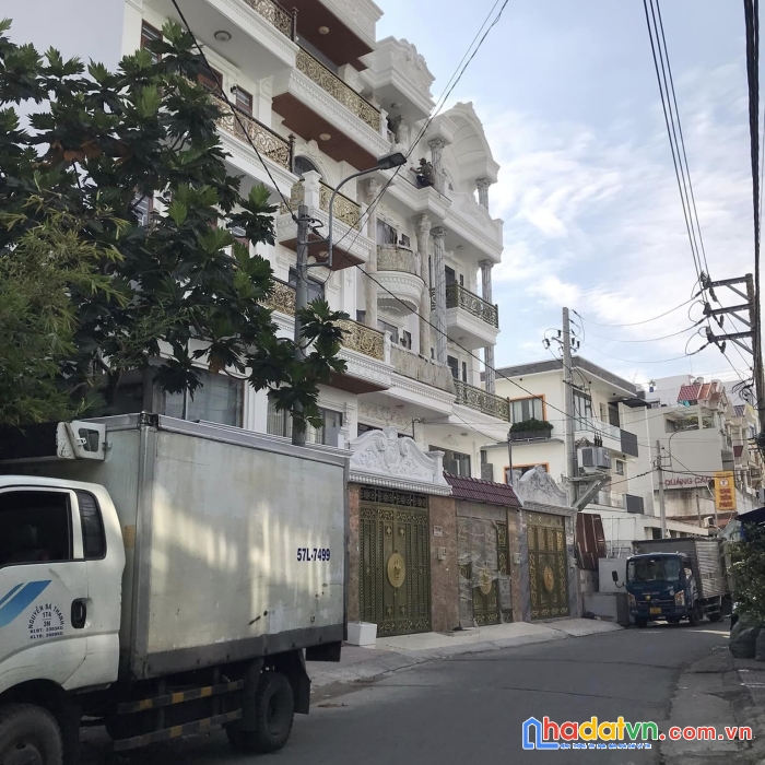 Cần bán gấp nhà hẻm xe tải ,hương lộ 2,p bình trị đông, q bình tân.dt: 4 x12x 2 lầu. giá chỉ 4 tỷ