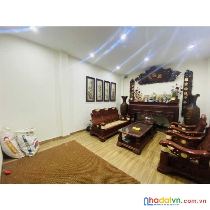 Bán gấp nhà phân lô phố trung kính to, ngõ ô tô tránh, dt 50,5m2, mt5m. 0338080356