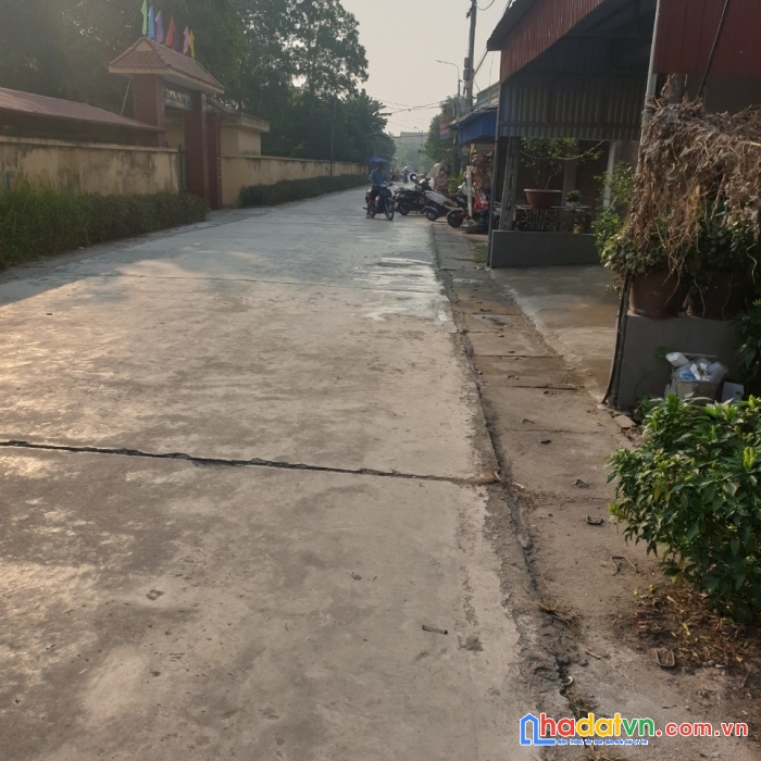 * chính chủ cần bán đất có sẵn nhà cấp 4 tại trường c2 liên phương- hưng yên *