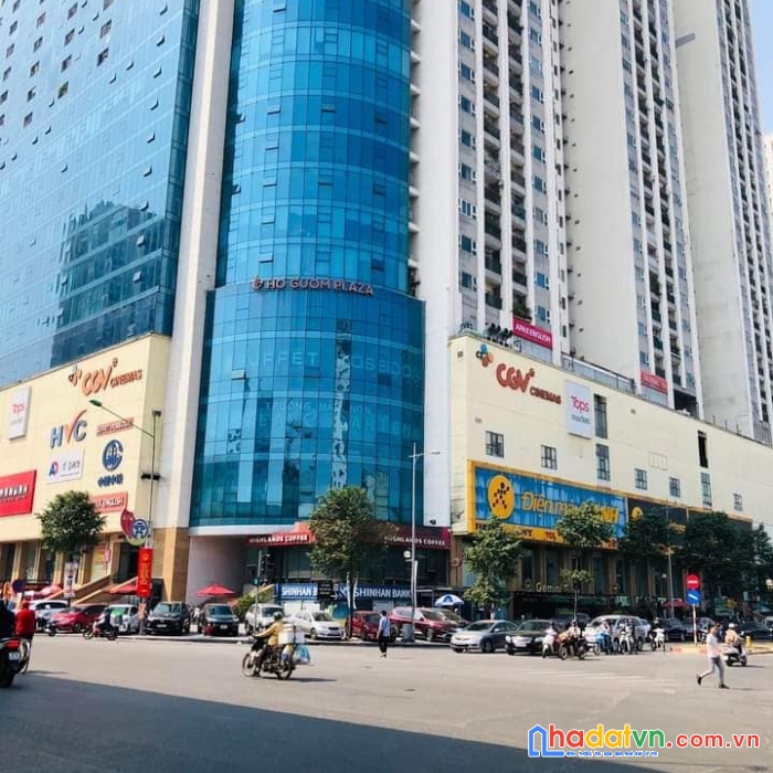 Cần chuyển nhượng 1 căn hộ chung cư cao cấp 110m2 tại 102 trần phú, tòa nhà ho guom plaza
