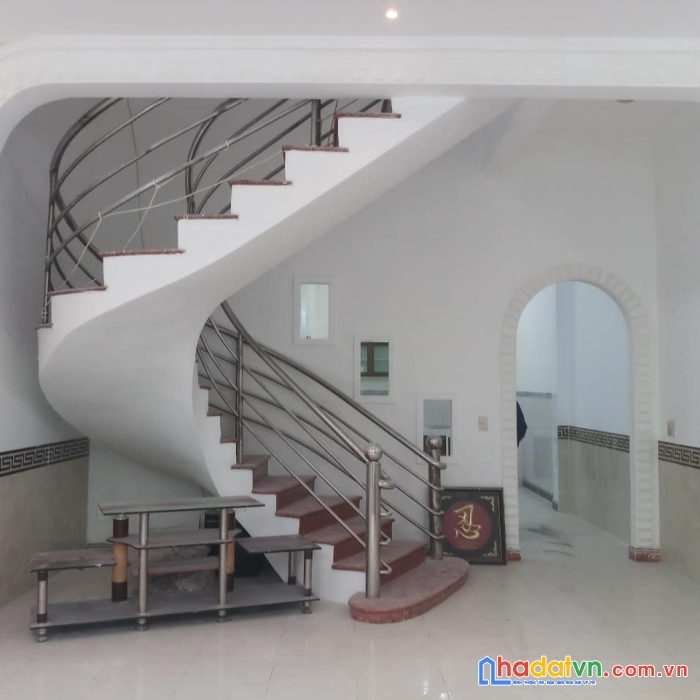 Chính chủ bán gấp nhà 2 tầng - hẻm xe hơi - 60m2 nhà 1 sẹc - nguyễn sơn - giá chỉ 6 tỷ