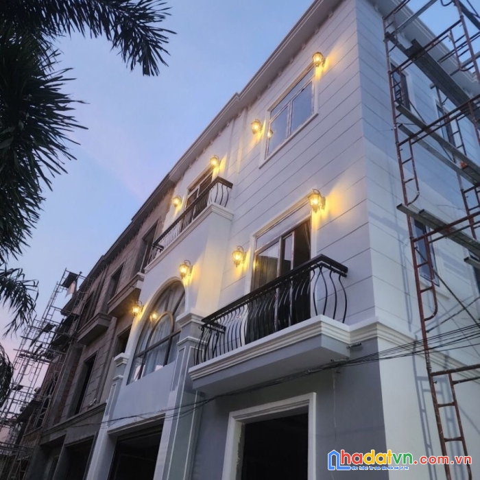 Bán nhà tân phong 1t2l dtxd 180m2, gần chợ giáo xứ phúc hải, tân phong, đường oto