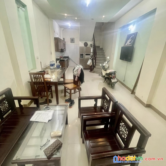 Bán nhà nghĩa đô 5 tầng đẹp 40m2, ngõ thông thoáng giá chỉ 6 tỷ