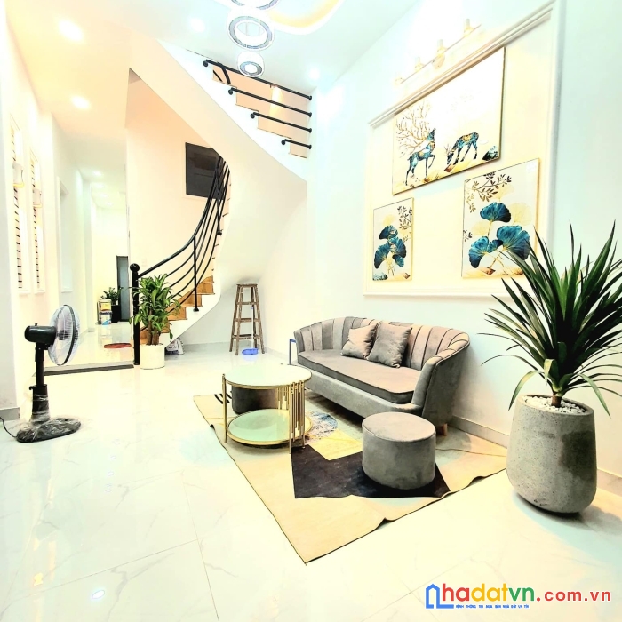 Nhà thích quảng đức 4 tầng btct, 40m2, 4pn+sân thượng, chỉ 5.x tỷ. lh 0386372900