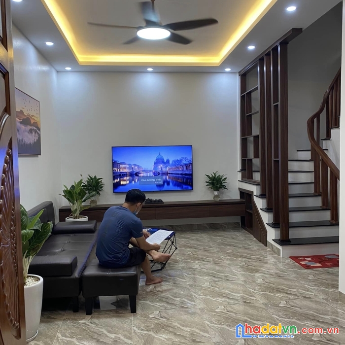 Nhà đẹp phố lương khánh thiện 35m2 x 5 tầng lô góc ô tô vào nhà kinh doanh giá chỉ 5,5 tỷ hàng hiếm