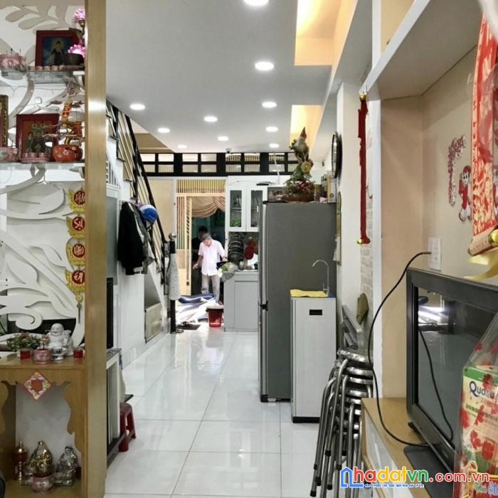 Giàm 1 tỷ, hẻm xe hơi, đường hòa hảo, 28m2, 3 tầng chỉ 4 tỷ