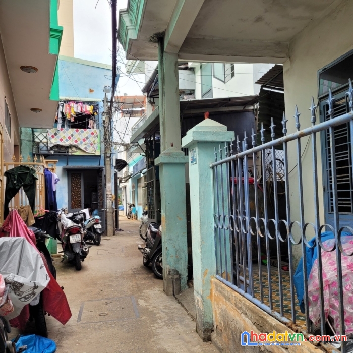 Chỉ  có 1 và  chỉ 1 - phan chu trinh _ hải  châu 1  bước ra phố