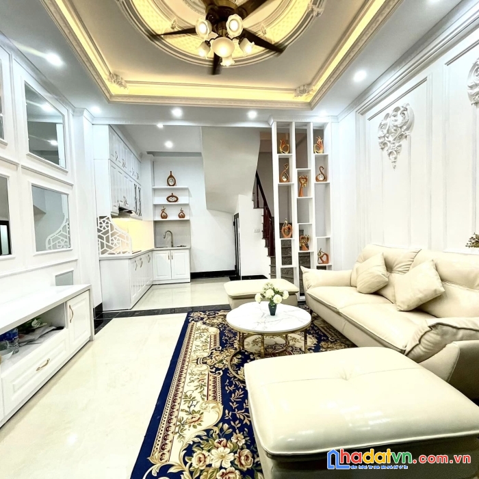 Nhà quang trung hà đông - cạnh bưu điện 40m2, 5t, chỉ -4 tỷ 5 - ô tô đõ cửa lh0988183187