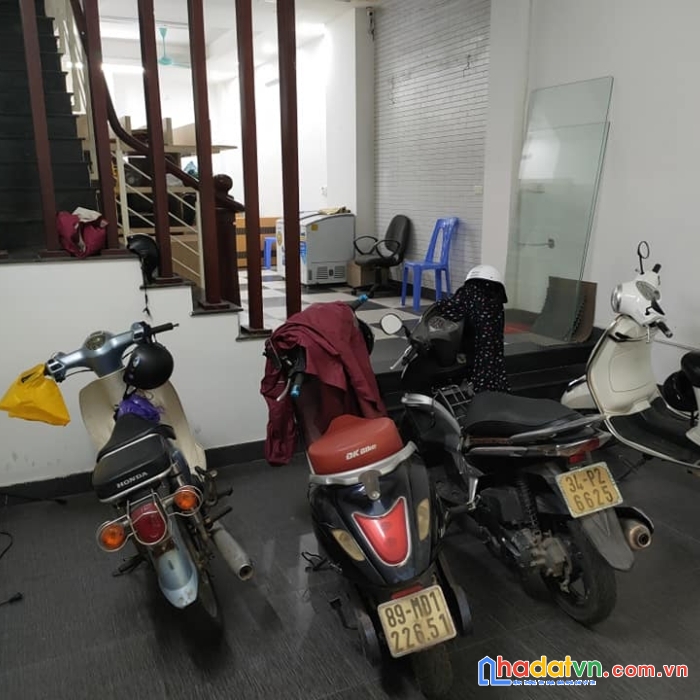 Bán nhà mặt phố chính kinh 80m 5 tầng mặt tiền 4.6m 12 tỷ kinh doanh nhà đẹp