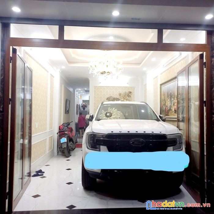 Bán nhà hoàng quốc việt 50m2, phân lô, 2 tháng, thang máy, gara, kinh doanh, nhà đẹp