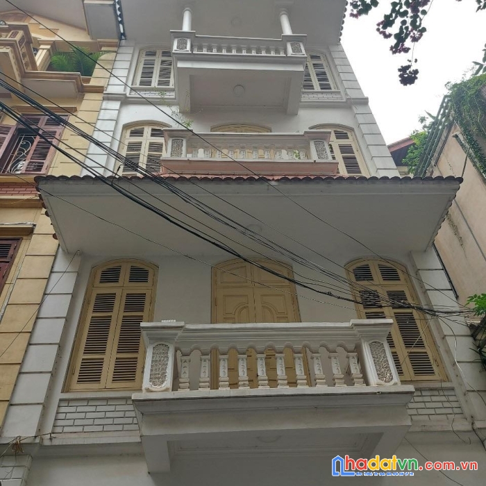 Bán nhà văn cao – ba đình 50m2, ô tô tránh, ngõ đẹp thẳng tắp, sổ phân lô, nhà đẹp ở ngay,11 tỷ