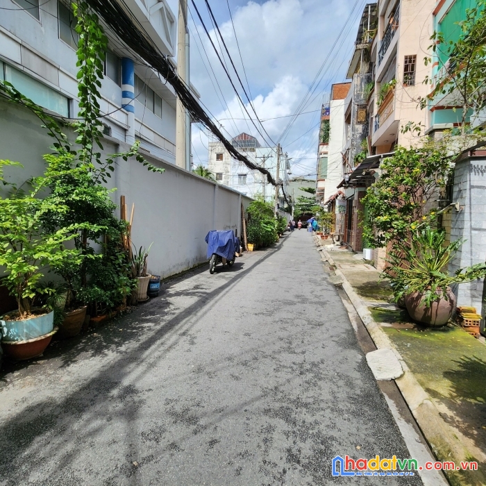 Siêu phẩm quận 10, hẻm xe hơi tránh, 5 lầu, vừa ở vừa cho thuê, 85m2 giá 20 tỷ.