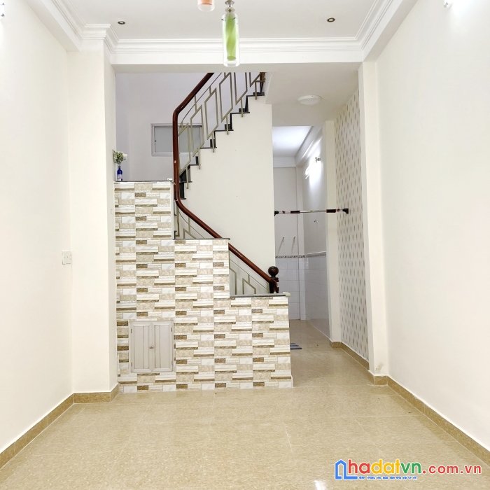 Nhà mới 2 tầng (3.5x11.7m) hẻm 184 âu dương lân p3q8