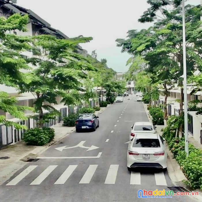 Chính chủ chuyển nhà sang biệt thự cần bán căn liên kề
