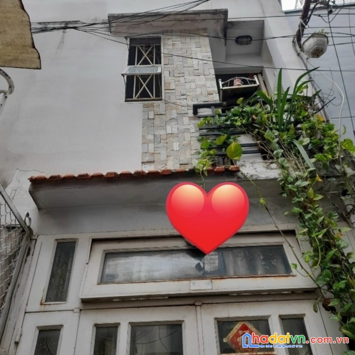 1 căn nhà nhỏ 2 quả tim vàng đây ạ. nhà mới vô ở ngay 2 mặt tiền bùi thị xuân p1 tan bình diện
