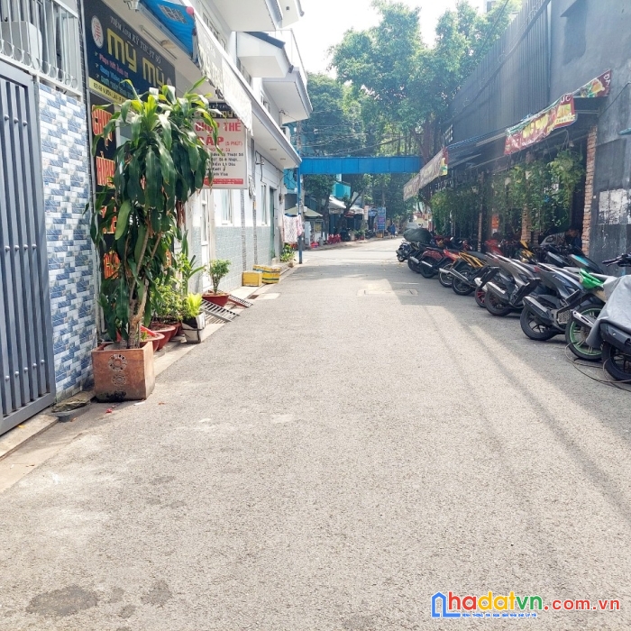 Hẻm xe hơi vườn lài, tân phú, ngang nở hậu 5.3m, dài 10, 2 tầng, chỉ 5.x tỷ