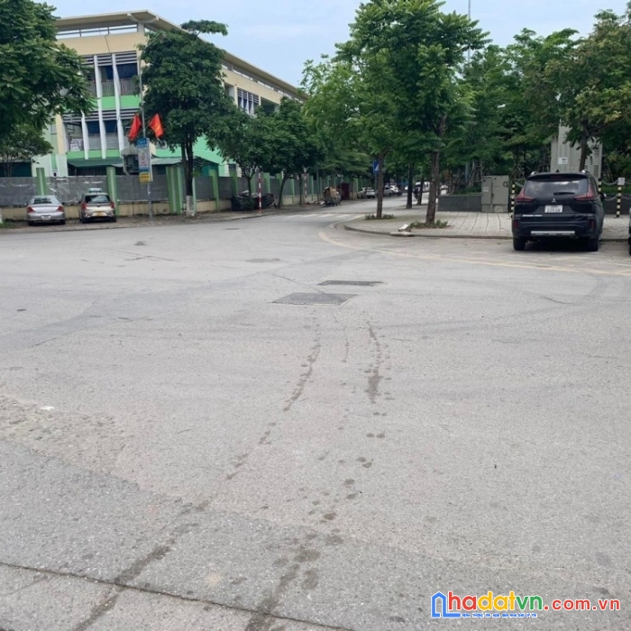 Lâm du - bồ đề - gara 7 chỗ - lô góc - mặt đường 13m lâm du 45m2- 6 tỷ