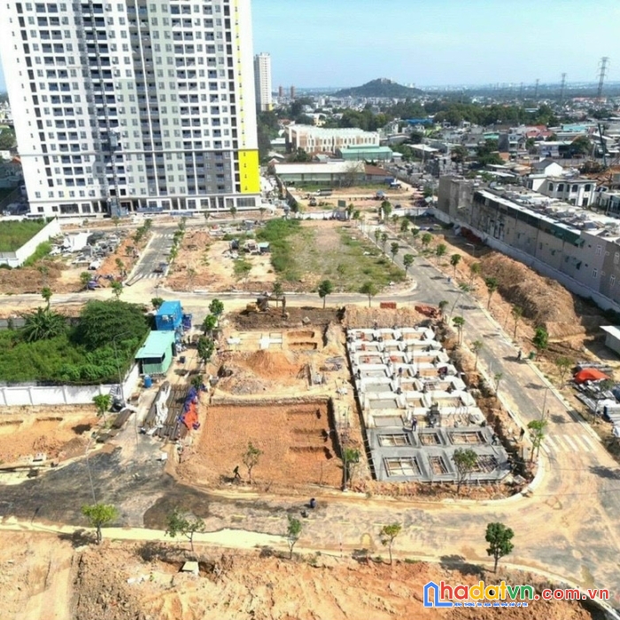 Cần bán nhà mặt tiền