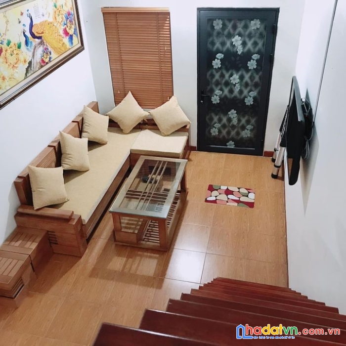 Cần tiền trả nợ ngân hàng nên muốn bán nhanh căn nhà nhỏ xinh ở long biên hà nội