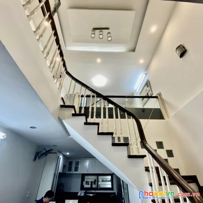 Bán nhà ở trung kính – 4 tầng mới – mt 3,5 m – nở hậu – ngõ nông gần hồ - 4,9 tỷ - 50 m2