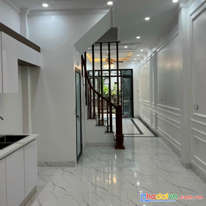Bán nhà cầu giấy-50m ra phố-sổ vuông đẹp-ngõ thông rộng-chỉ 3tỷ