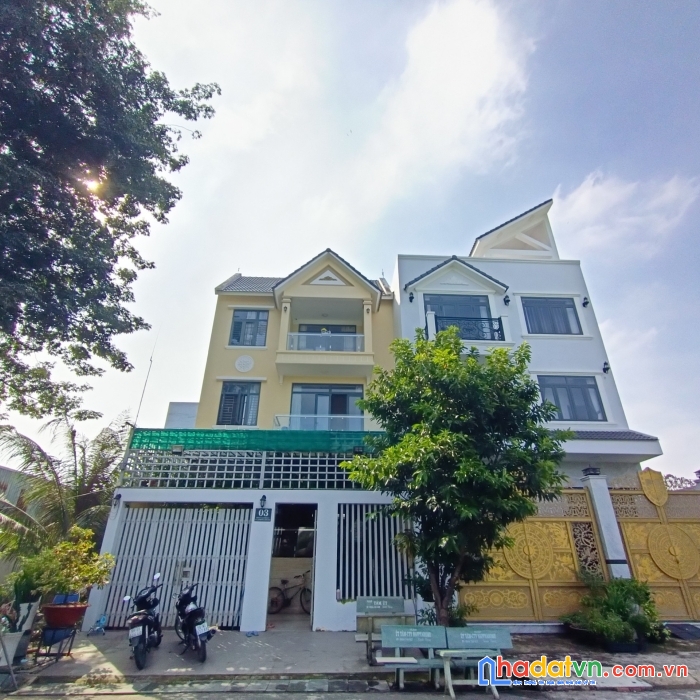 Cần bán biệt thự 1 trệt 2 lầu, sổ hồng hoàn công đầy đủ, cách đường song hành quốc lộ 50 chỉ 200m